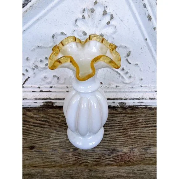 Vintage Fenton Melon Hold Crest Milk Glass Ruffle Crimped Vase - Picture 11 of 11